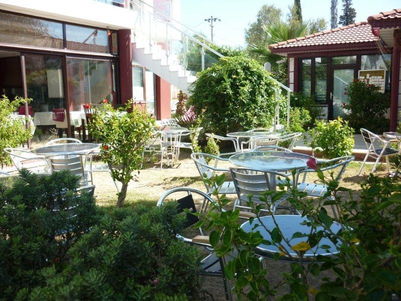 Carna Garden Hotel Side Eksteriør bilde